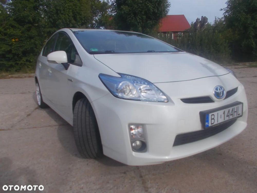 Toyota Prius (Hybrid) - 8