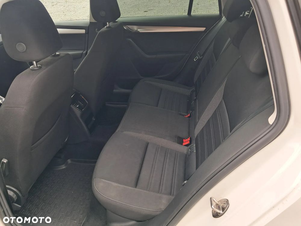 Skoda Octavia 1.4 TSI Ambition - 14