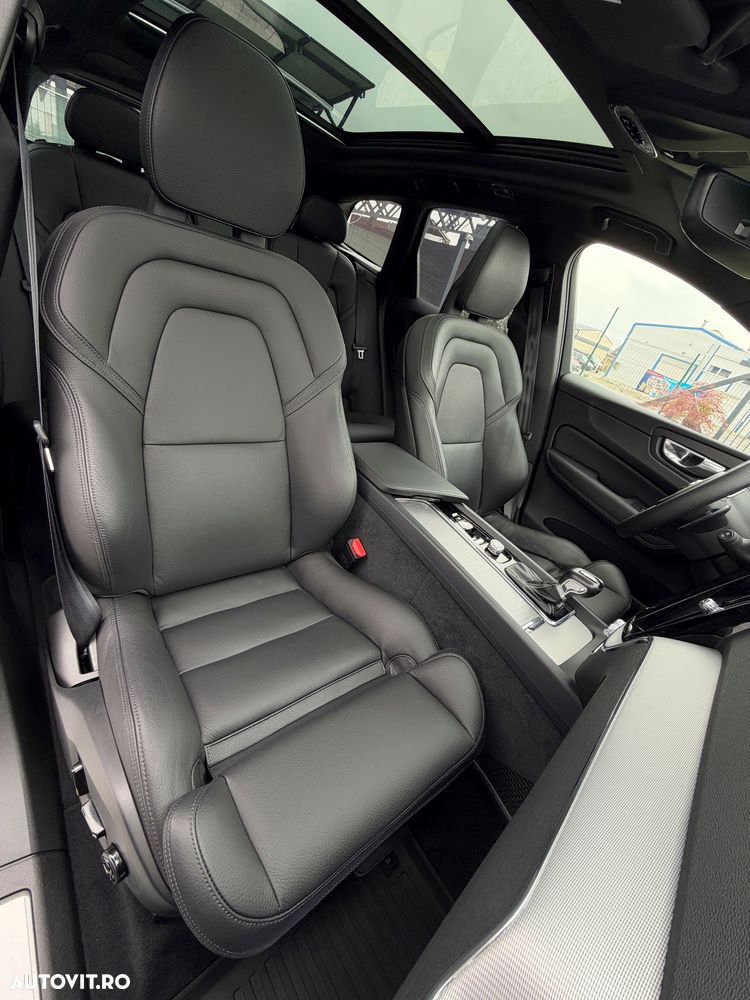 Volvo XC 60 D5 AWD Geartronic RDesign - 16