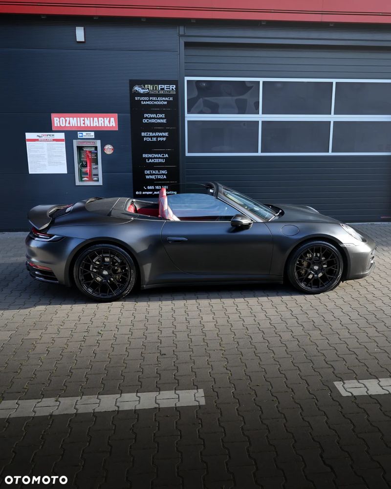 Porsche 911 Carrera 4 Cabrio - 13