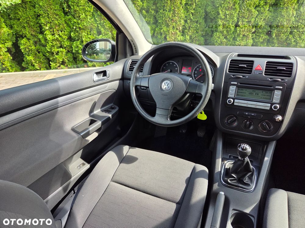 Volkswagen Golf - 5