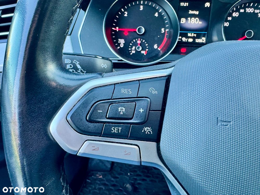 Volkswagen Passat 2.0 TDI EVO Elegance - 29