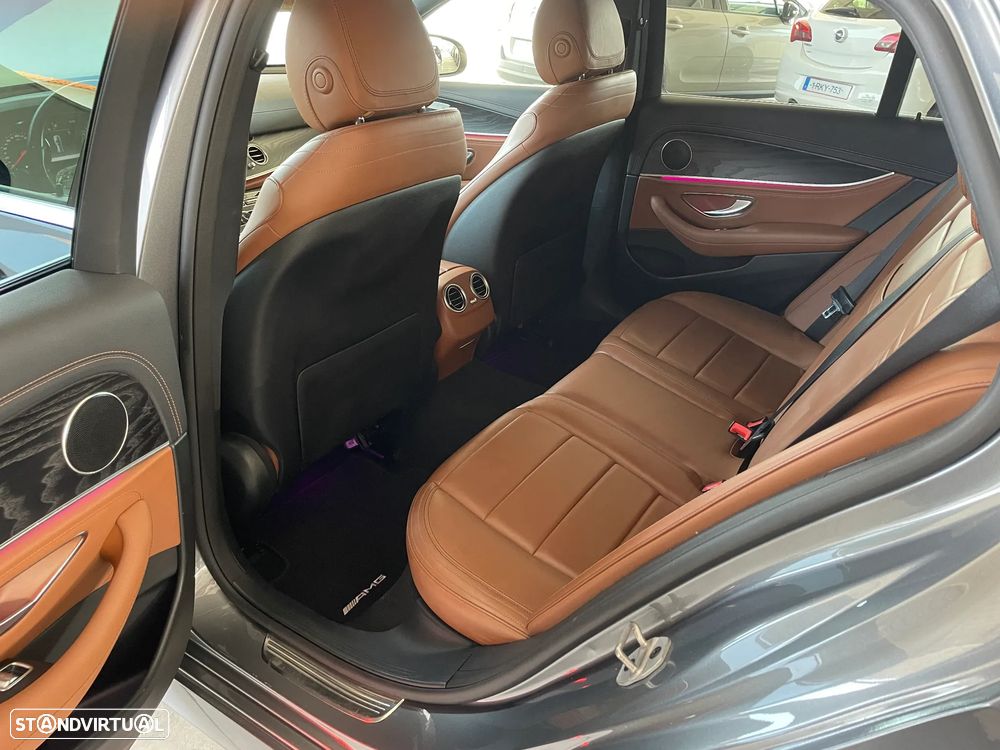 Mercedes-Benz E 220 d 4Matic 9G-TRONIC AMG Line - 12