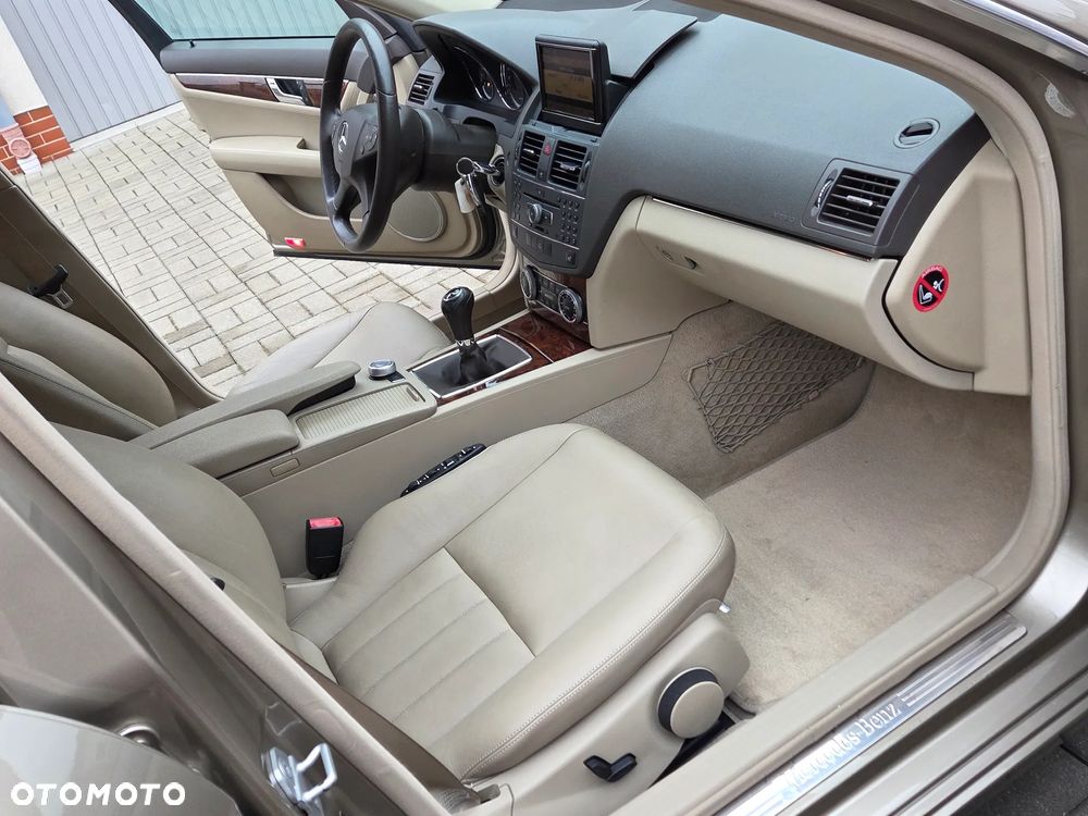 Mercedes-Benz Klasa C 250 CDI DPF BlueEFFICIENCY - 19