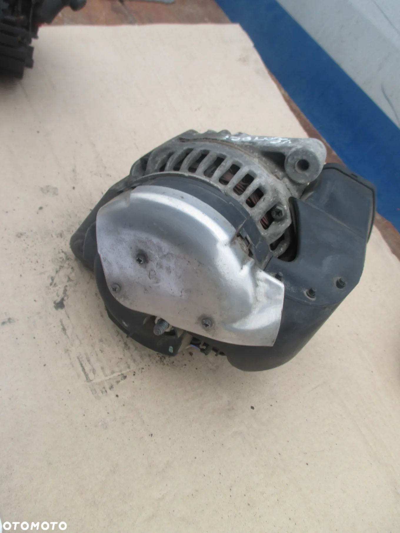 Alternator Opel Vectra C Signum 3.0 CDTI - 2
