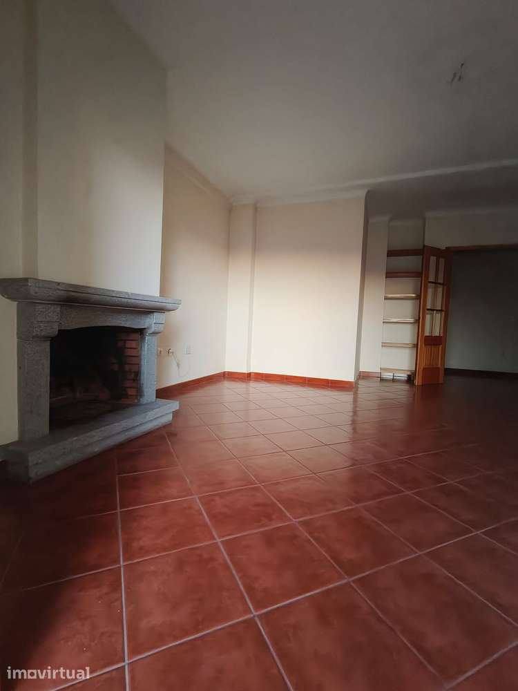 OPORTUNIDADE ÚNICA EM VISEU:
  Apartamento T2+2 em Marzovelos! - Grande imagem: 2/20
