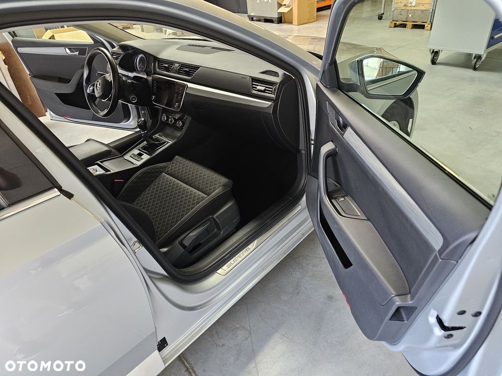Skoda Superb 2.0 TDI Ambition - 6