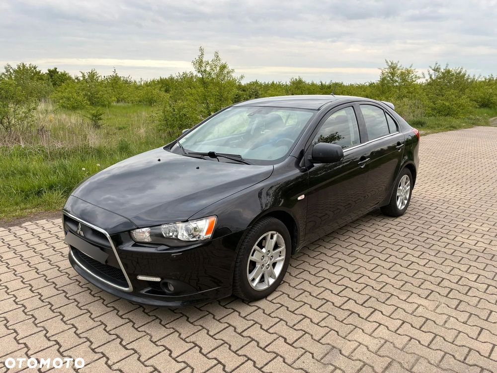 Mitsubishi Lancer 1.6 Invite - 1