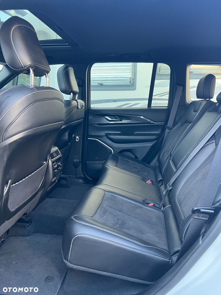 Jeep Grand Cherokee - 18