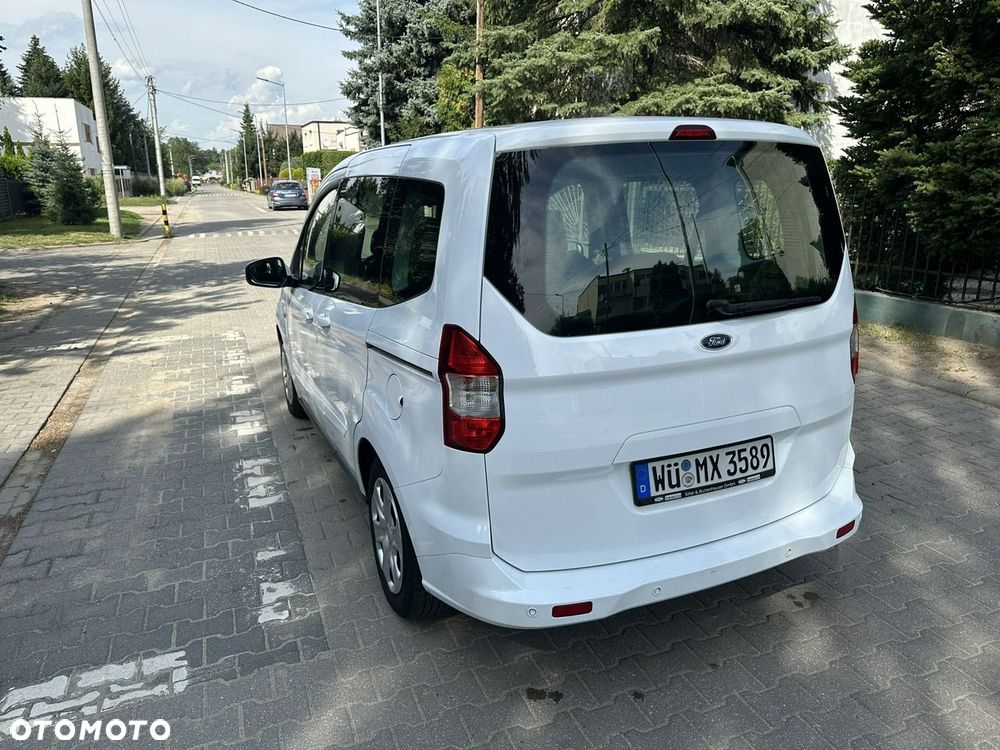 Ford Transit Courier - 4
