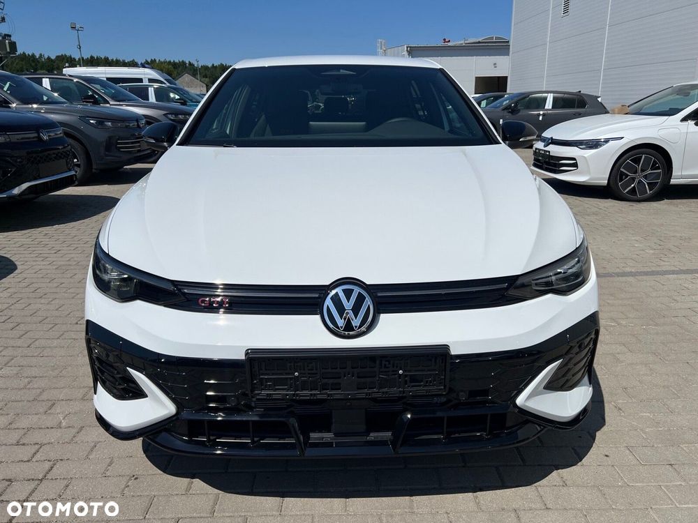 Volkswagen Golf - 2