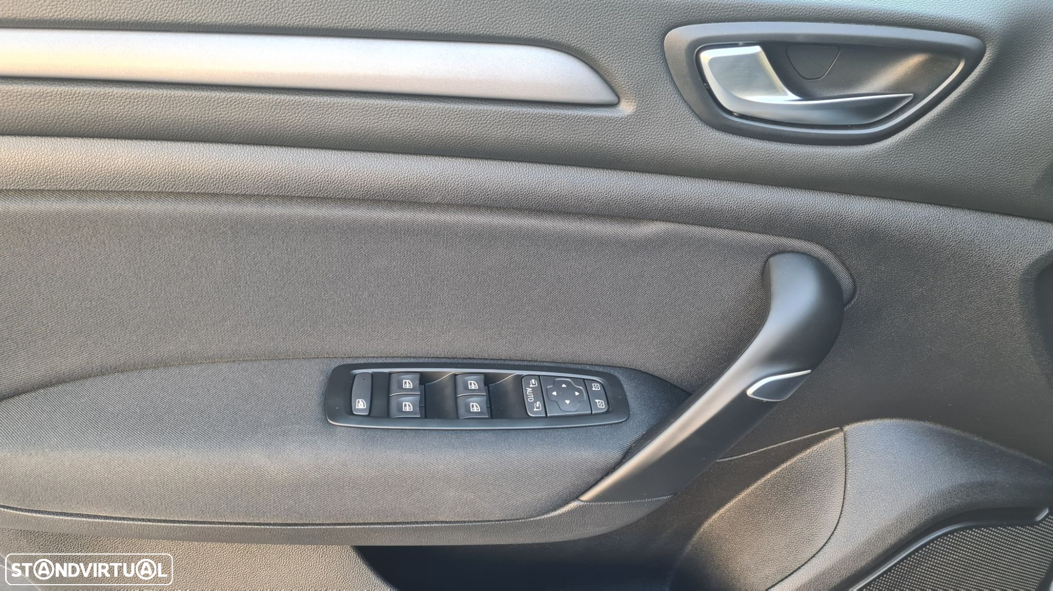 Renault Mégane 1.5 Blue dCi Intens EDC - 8