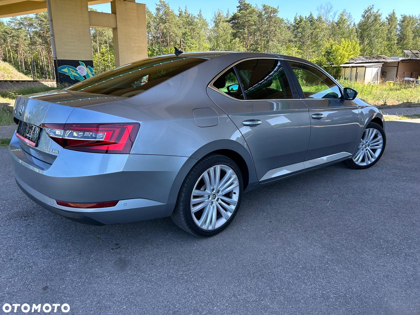 Skoda Superb 1.8 TSI DSG Ambition - 19
