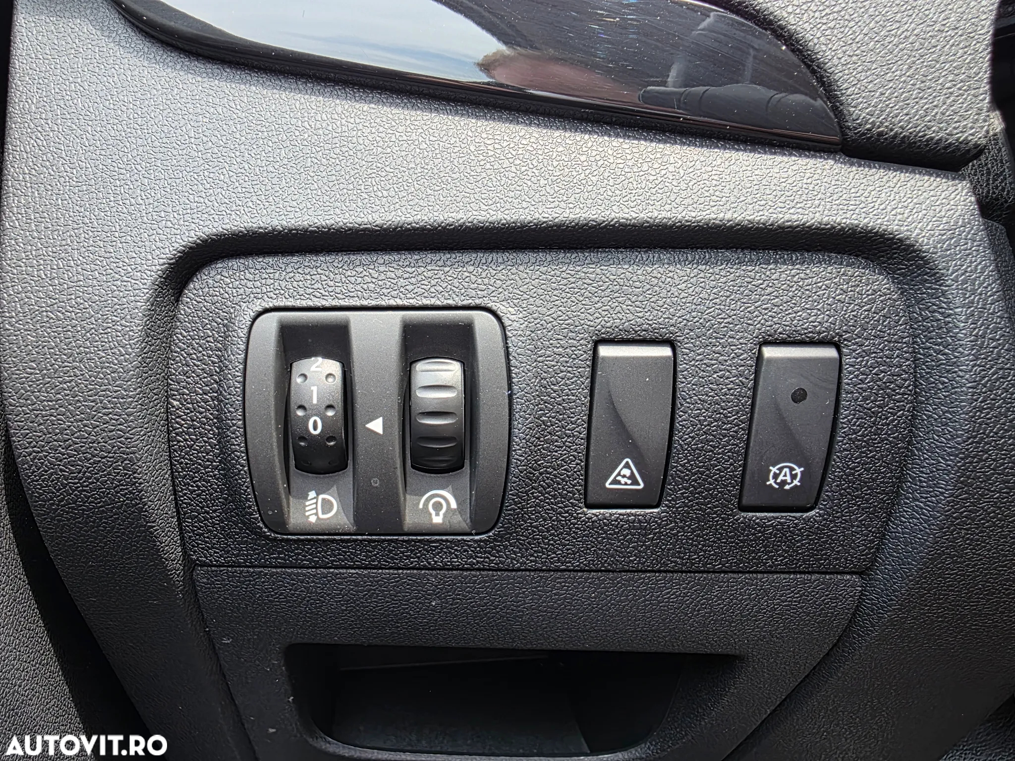 Renault Scenic ENERGY TCe 130 INTENS - 27