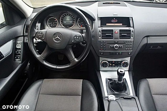 Mercedes-Benz Klasa C 180 BlueEFFICIENCY Avantgarde - 19