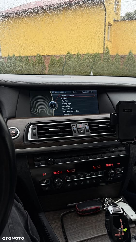 BMW Seria 7 750i xDrive - 15