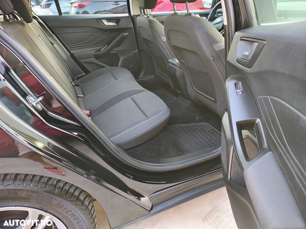 Ford Focus Turnier 1.5 EcoBlue Start-Stopp-System COOL&CONNECT DESIGN - 12