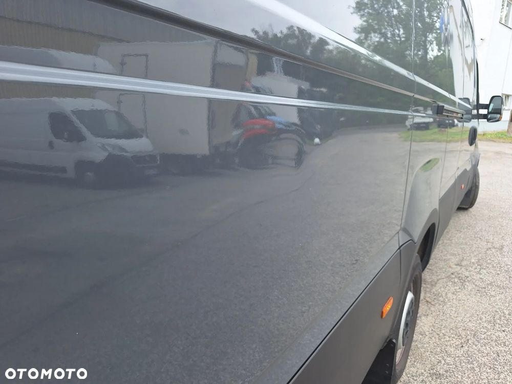Iveco Daily 35S18 furgon 16m max długi Hak 3,5t Ledy Kamera Sklejka - 23