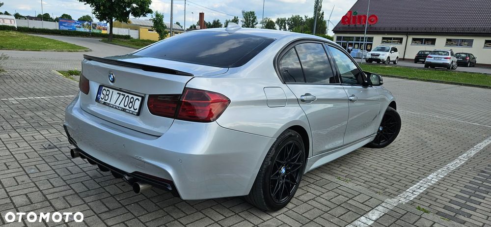 BMW Seria 3 320d xDrive Sport-Aut Luxury Line - 2