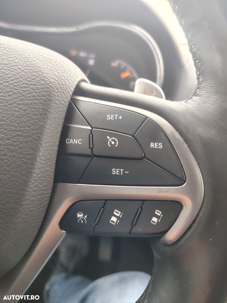 Jeep Grand Cherokee 3.0 TD AT Overland - 30