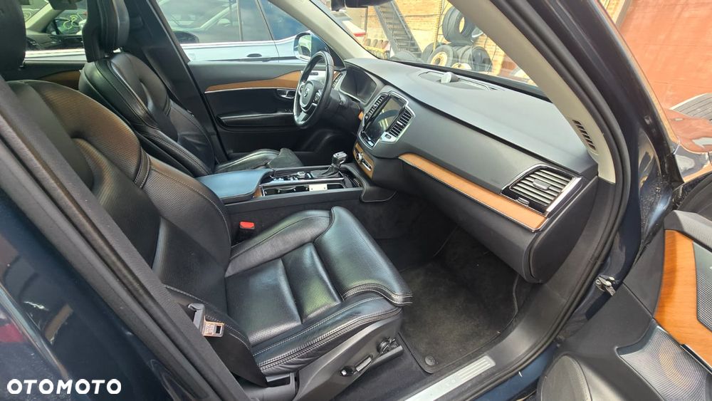 Volvo XC 90 - 23