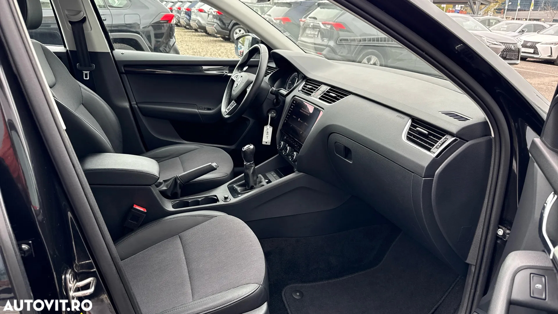 Skoda Octavia Combi Diesel 1.6 TDI Style - 8