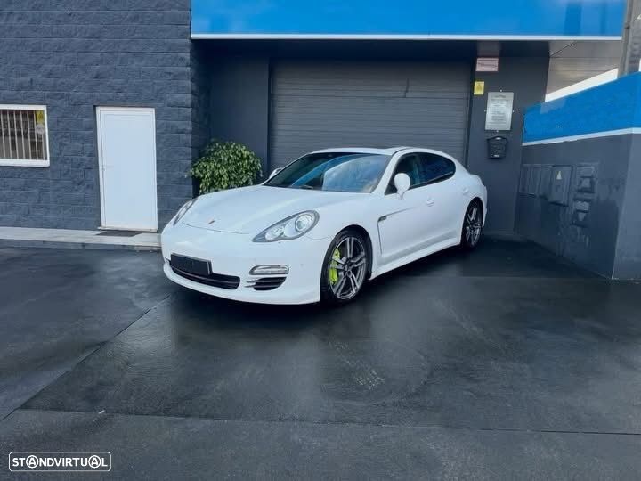Porsche Panamera 3.0 V6 - 1