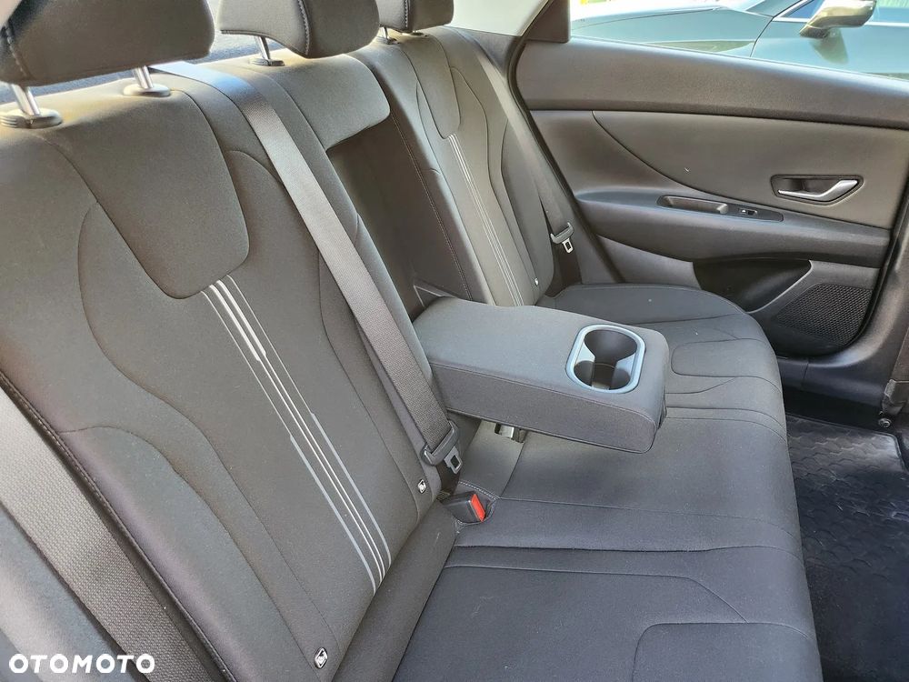 Hyundai Elantra 1.6 Smart - 23