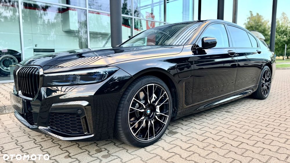 BMW Seria 7 745Le xDrive sport - 25