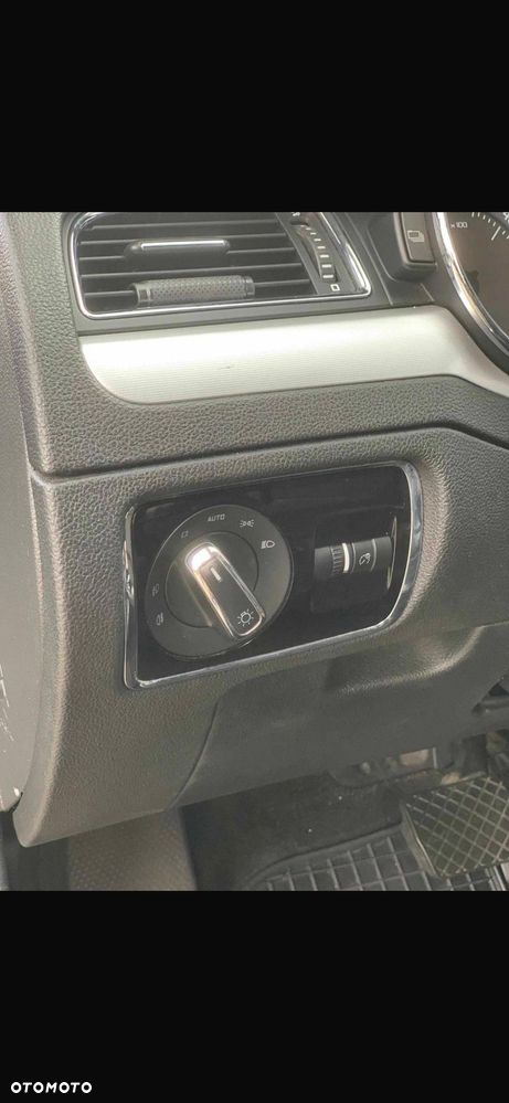 Skoda Superb 2.0 TDI Elegance DSG - 9