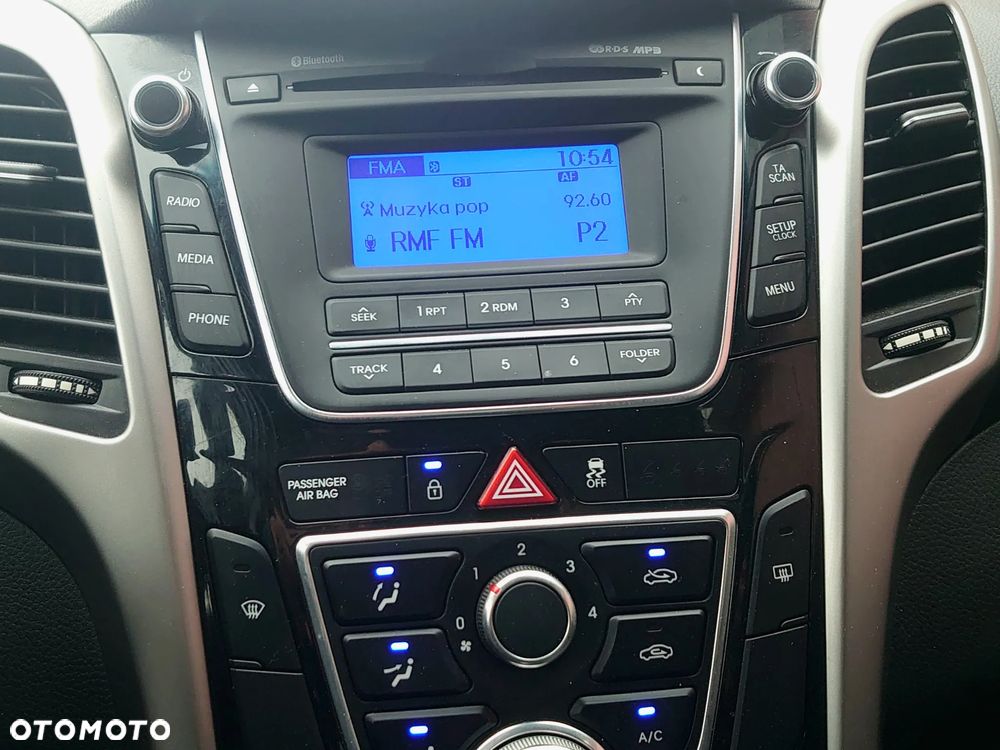 Hyundai i30 blue 1.6 GDI Passion - 6