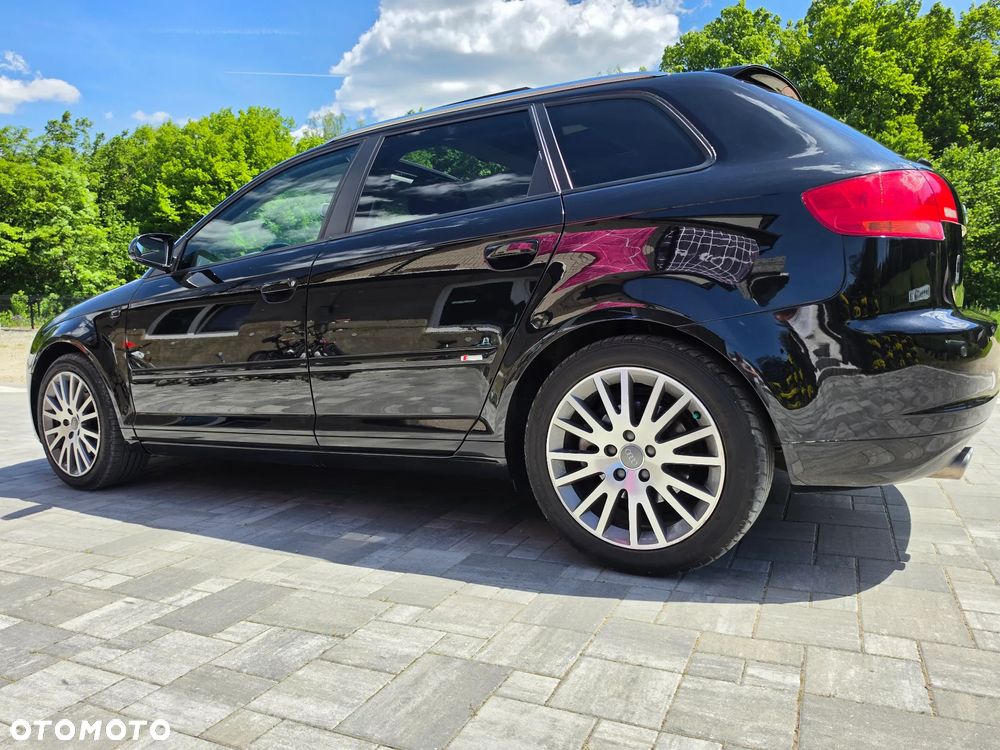Audi A3 Sportback 2.0 TDI DPF quattro S line Sportpaket plus - 4