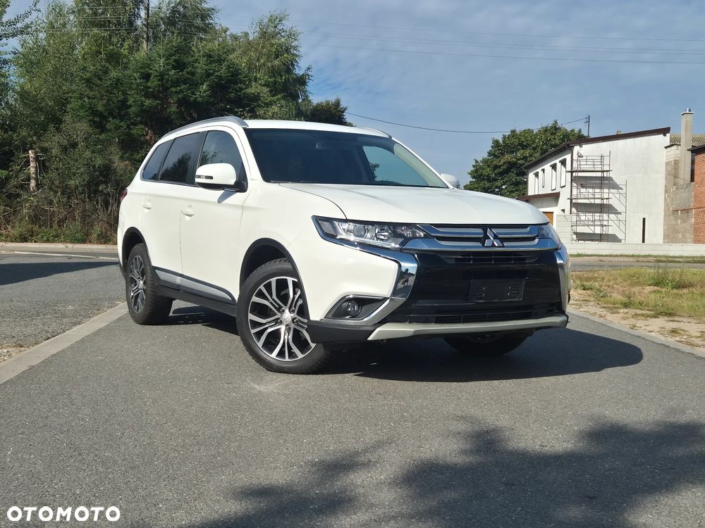 Mitsubishi Outlander 2.2 DI-D 4WD Automatik Diamant Edition - 2