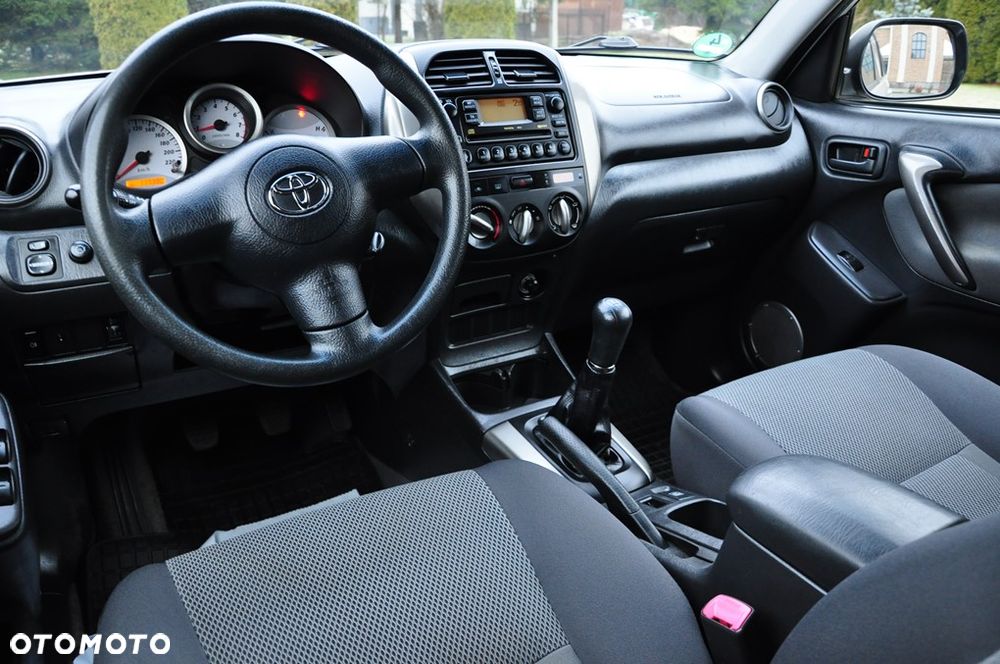 Toyota RAV4 1.8 VVT-i 4x2 - 35