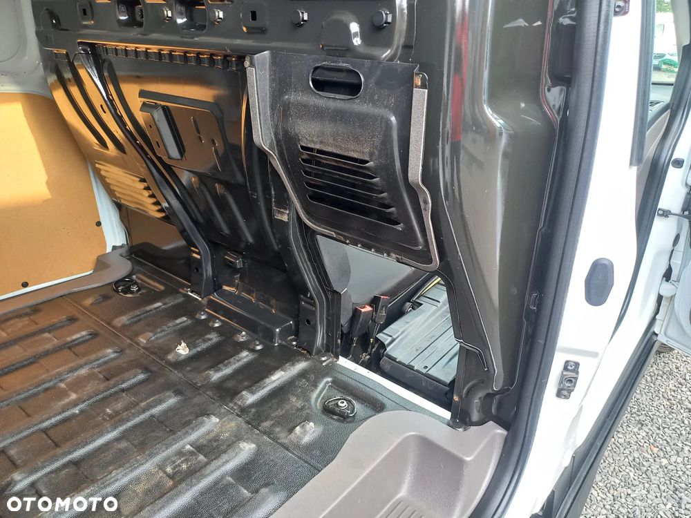 Ford Transit Connect - 18