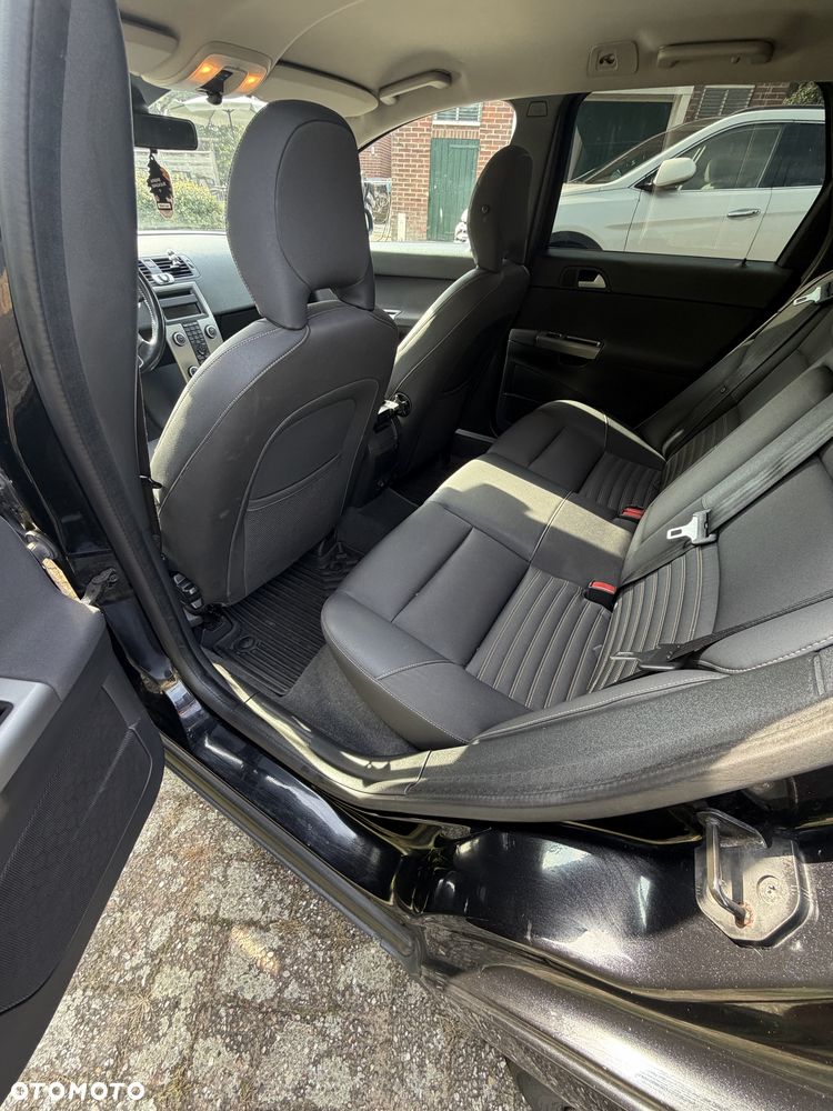 Volvo V50 - 11
