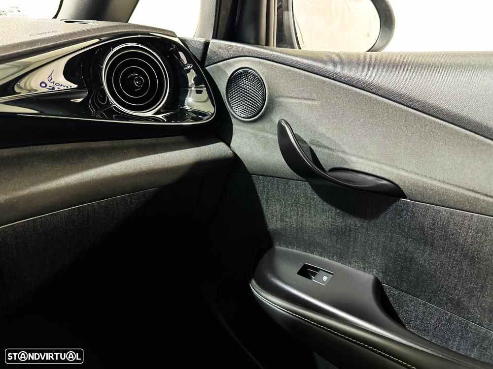 BYD Dolphin 60.4 kWh Design - 28