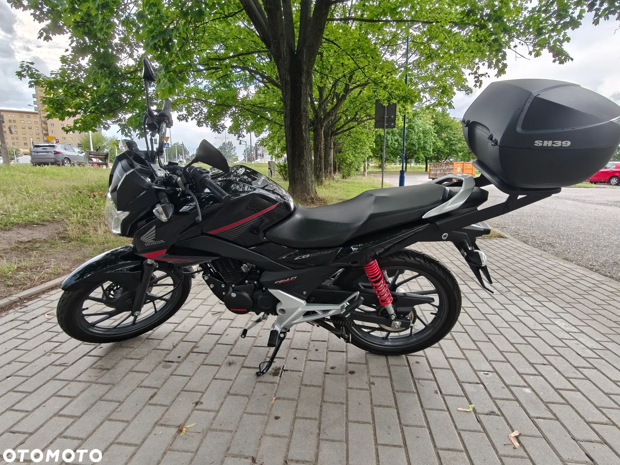 Honda CB - 1