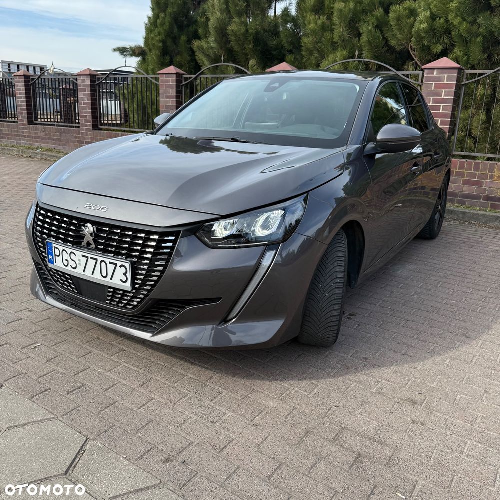 Peugeot 208 - 8