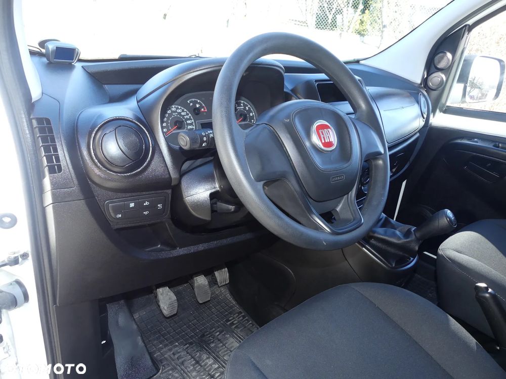 Fiat Fiorino 1.4 Lounge - 28