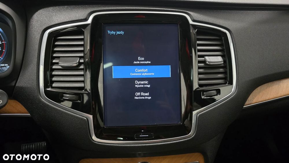 Volvo XC 90 D5 AWD Geartronic Inscription - 24