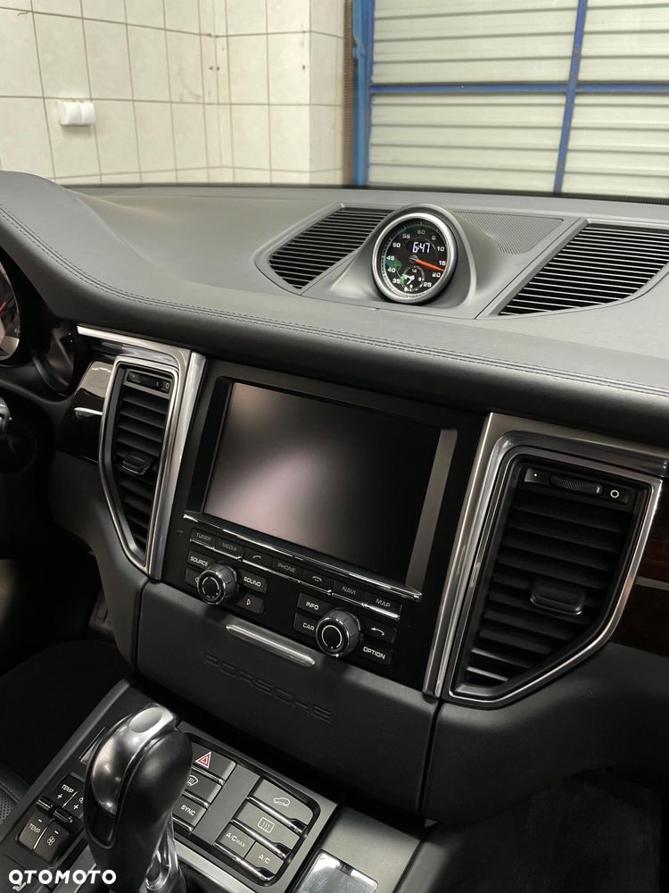 Porsche Macan Turbo PDK - 22