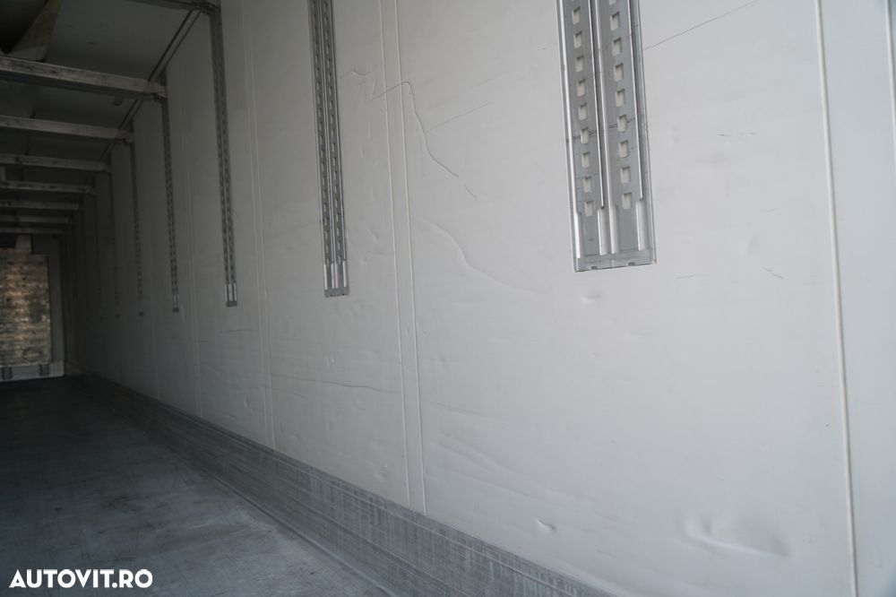 Schmitz Cargobull REFRIGERAT / TRANSPORT VECTOR 1550 / AXĂ RIDICATĂ / RECIPIENT DUBLU / COȘURI PENTRU PALEȚI - 17
