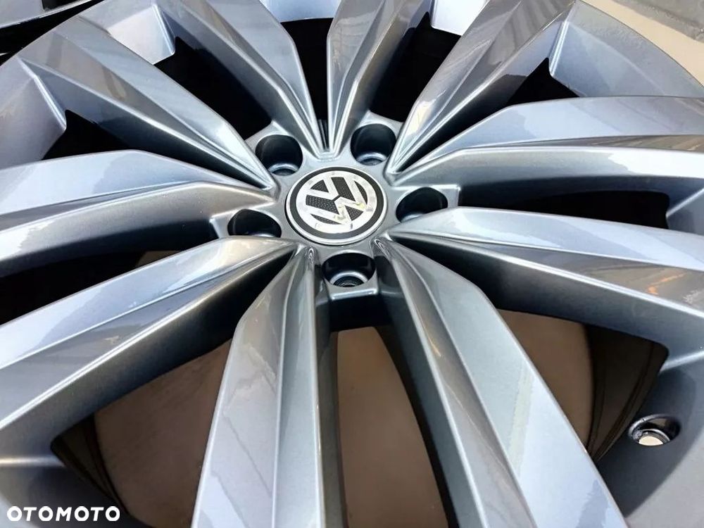 VW ARTEON GOLF T-ROCK PASSAT SCIROCO 3g8 18'' OEM - 4