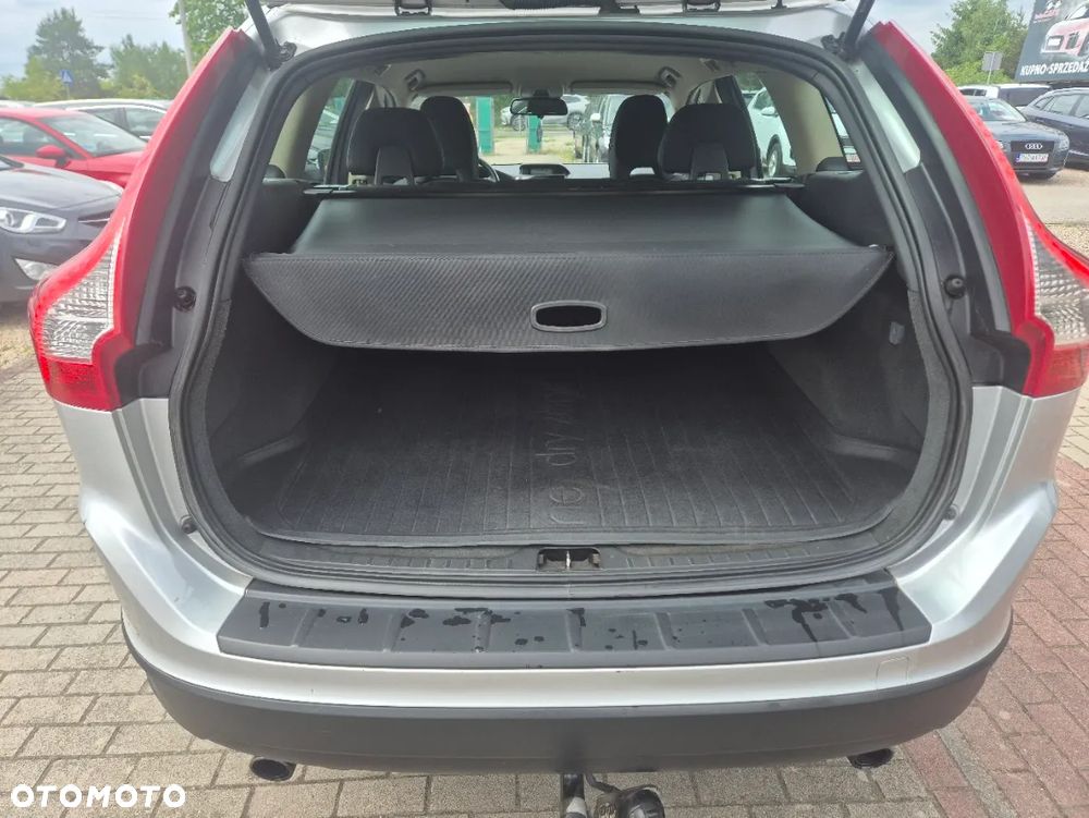 Volvo XC 60 D3 AWD Momentum - 9