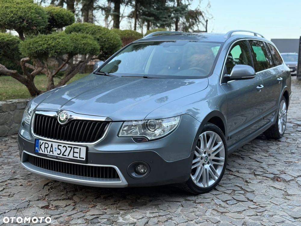Skoda Superb 2.0 TDI 4x4 DSG Exclusive - 2