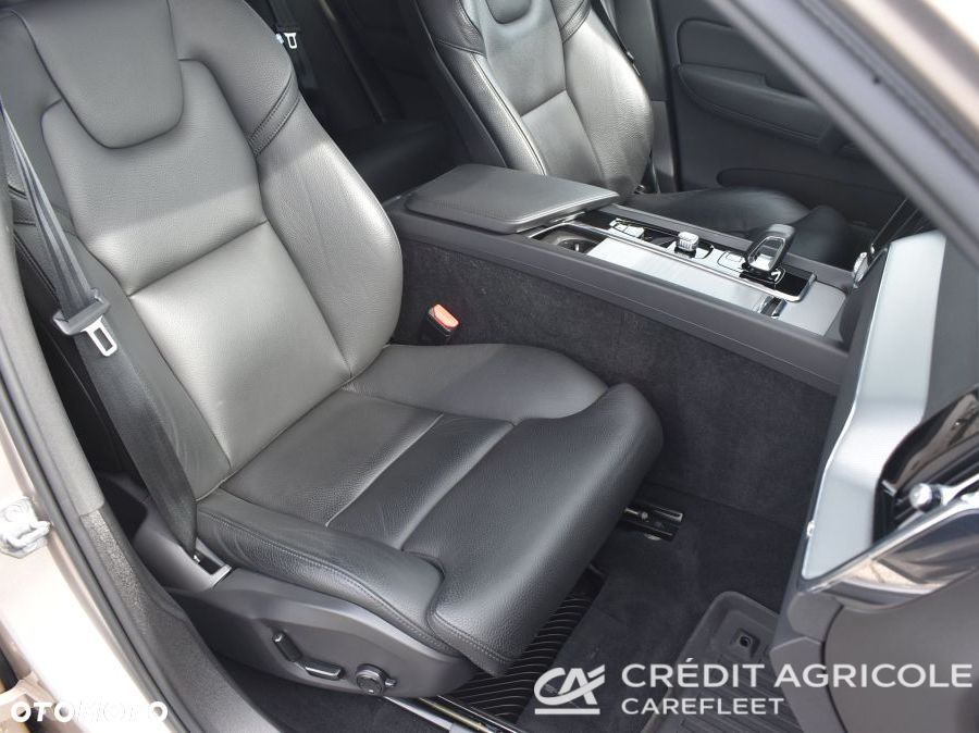 Volvo XC 60 B4 B Plus Bright - 17