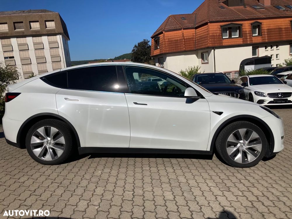 Tesla Model Y Long Range Dual Motor AWD - 30