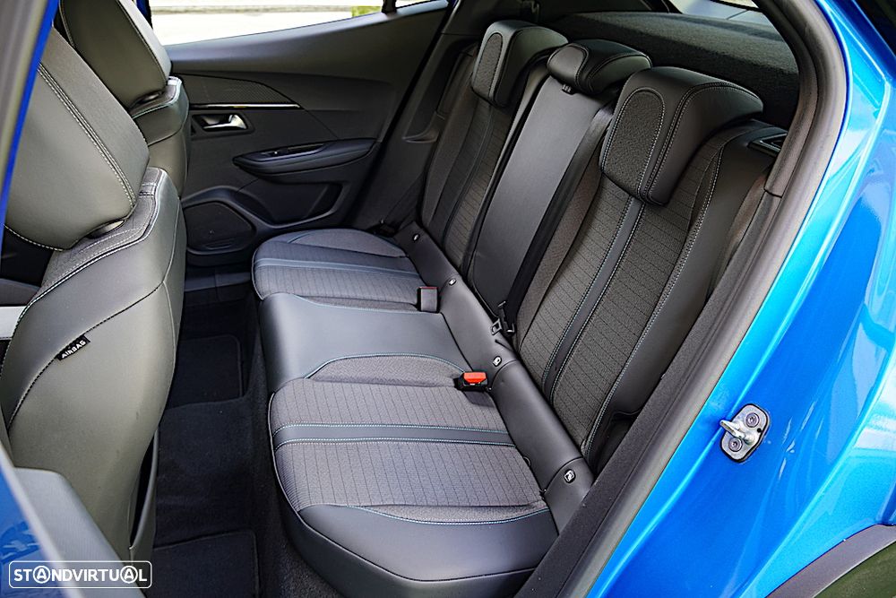Peugeot e-2008 50 kWh Allure Pack - 16