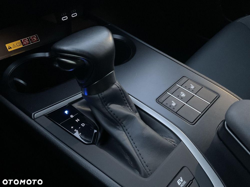 Lexus UX 250h GPF F Sport Design 2WD - 25